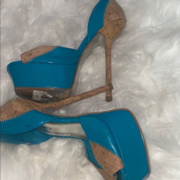 Shoes - Picture 2 of 2